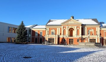 KLAIPĖDOJE BUS ĮŽIEBTOS DVI KALĖDINĖS EGLĖS