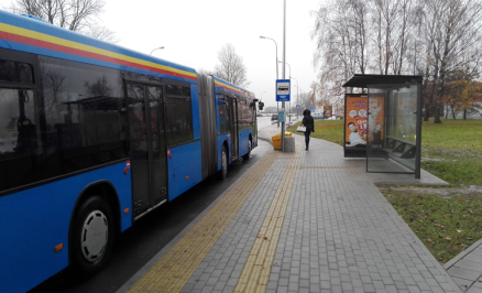 KLAIPĖDIEČIAMS – ATNAUJINTOS KELEIVINIO TRANSPORTO STOTELĖS