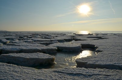 Ant Kuršių marių ledo lipti draudžiama